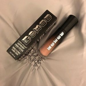 Liquid Lipstick BUXOM in White Russian